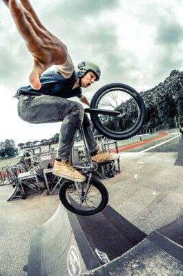 BMX школа BMX Scool в Москве для новичков бмх обучение с тренером занятия
